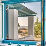 Ferienhaus G&k Blue House On Agia Anargyroi Beach,